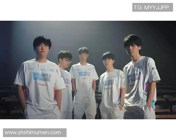 BLG战队配合引发热议玩家对战术选择的分歧与争论