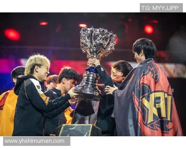 FPX在世界冠军杯积分榜中以71分稳居第一位置展现强劲实力 FPX在世界冠军杯积分榜中以71分稳居第一位置展现强劲实力