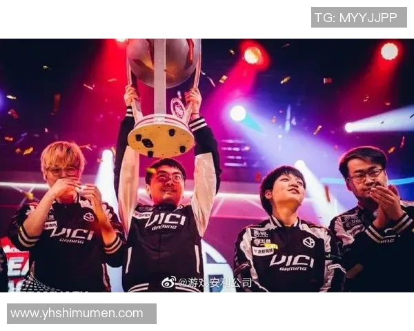 FPX战队在DOTA2赛事中的耐力表现与策略分析探讨 FPX战队在DOTA2赛事中的耐力表现与策略分析探讨